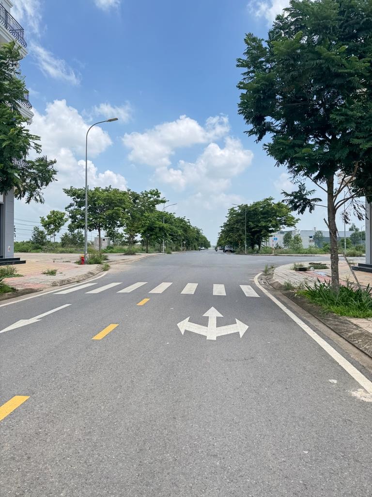 Sở hữu ngay nền đất 100 m2 tại Xã Lộc An - Long Thành - Đồng Nai, giá 2,3 tỷ