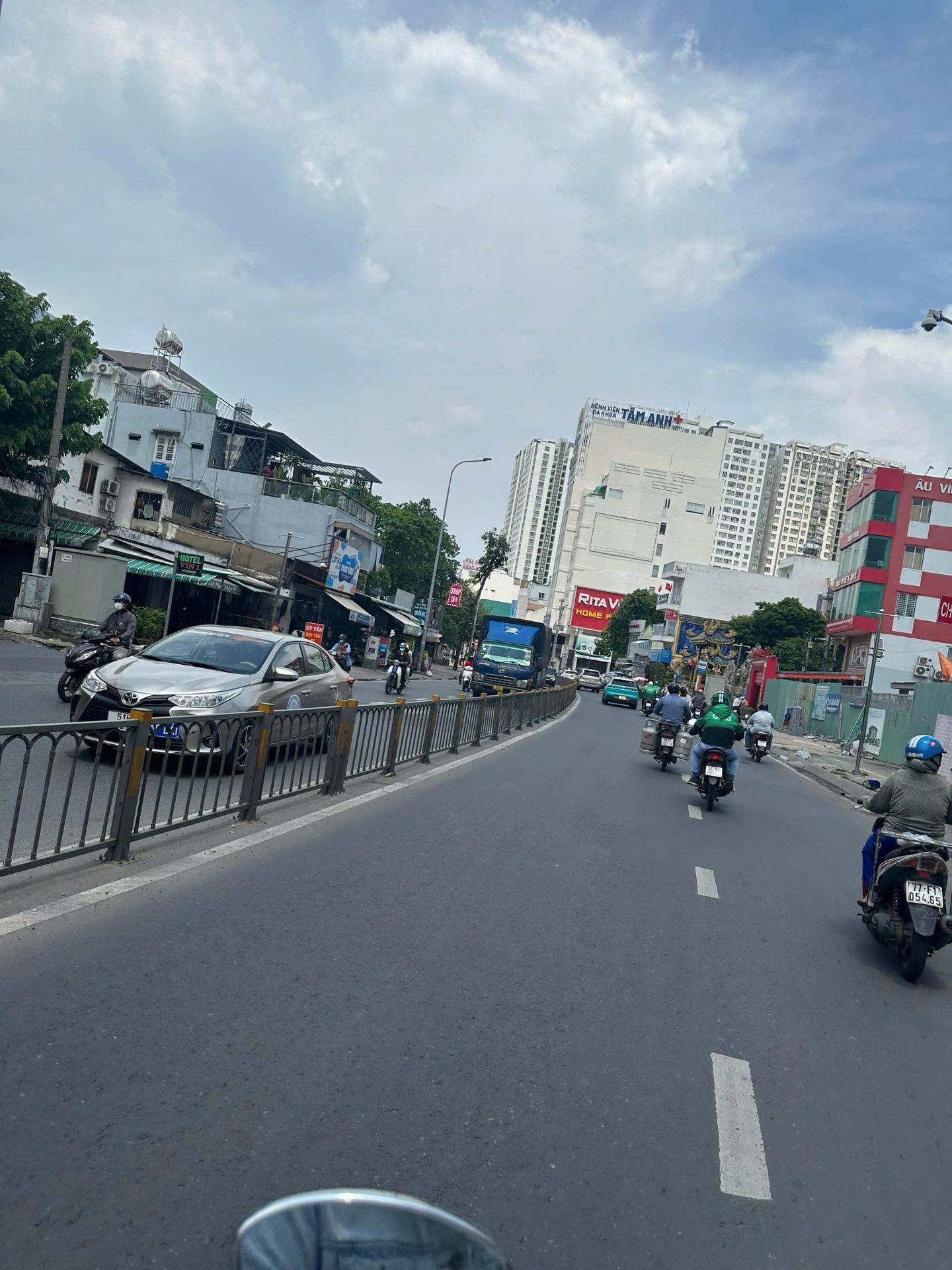 Chuyển nhượng nhà mặt phố đẹp 88 m2 tại Đường Phạm Hùng - 10 - Quận 8, giá 16,6 tỷ