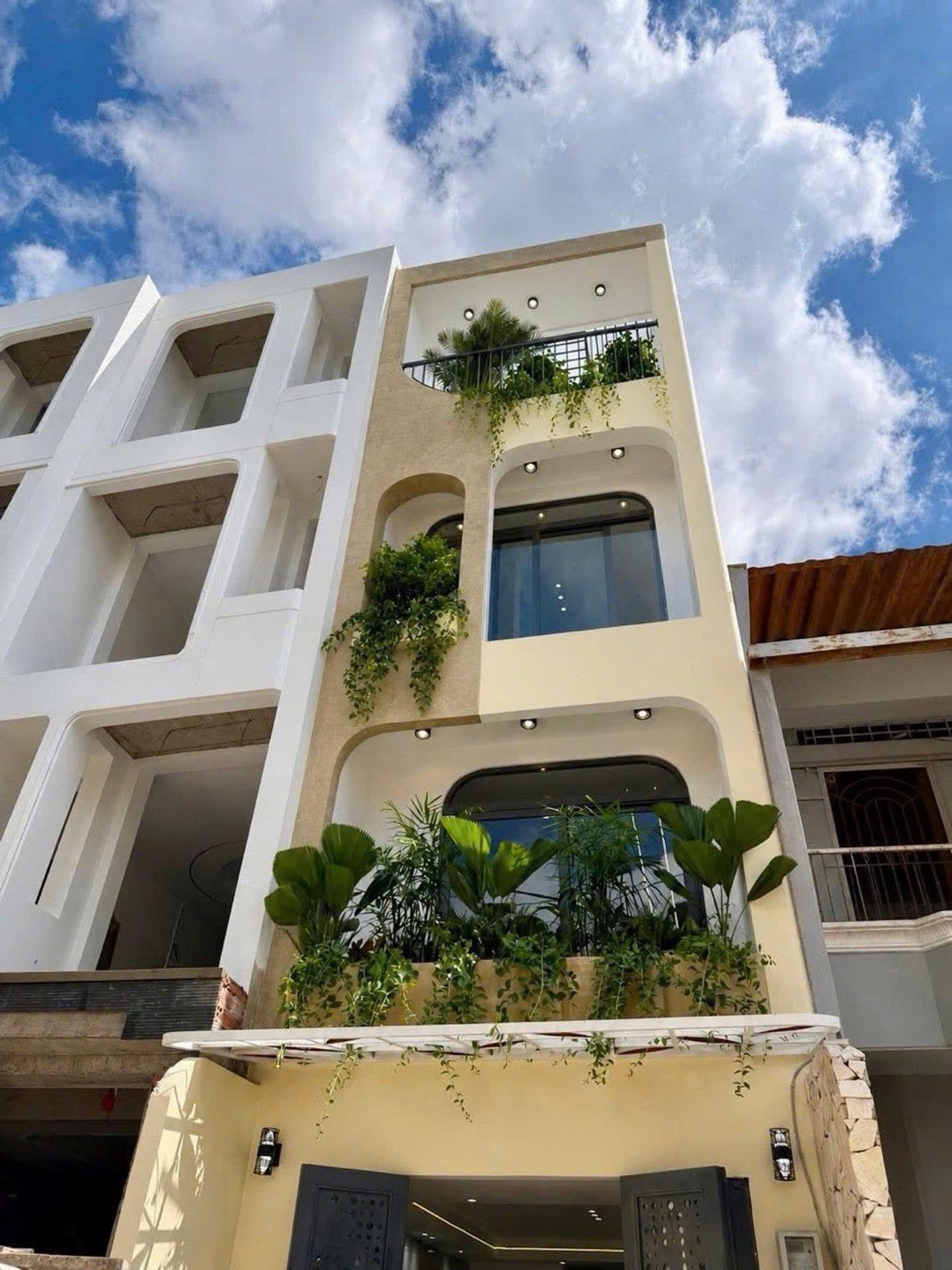 Chuyển nhượng nhà riêng 42 m2, hướng Đông-Nam tại Đường Phạm Văn Chiêu - 12 - Gò Vấp, giá rẻ