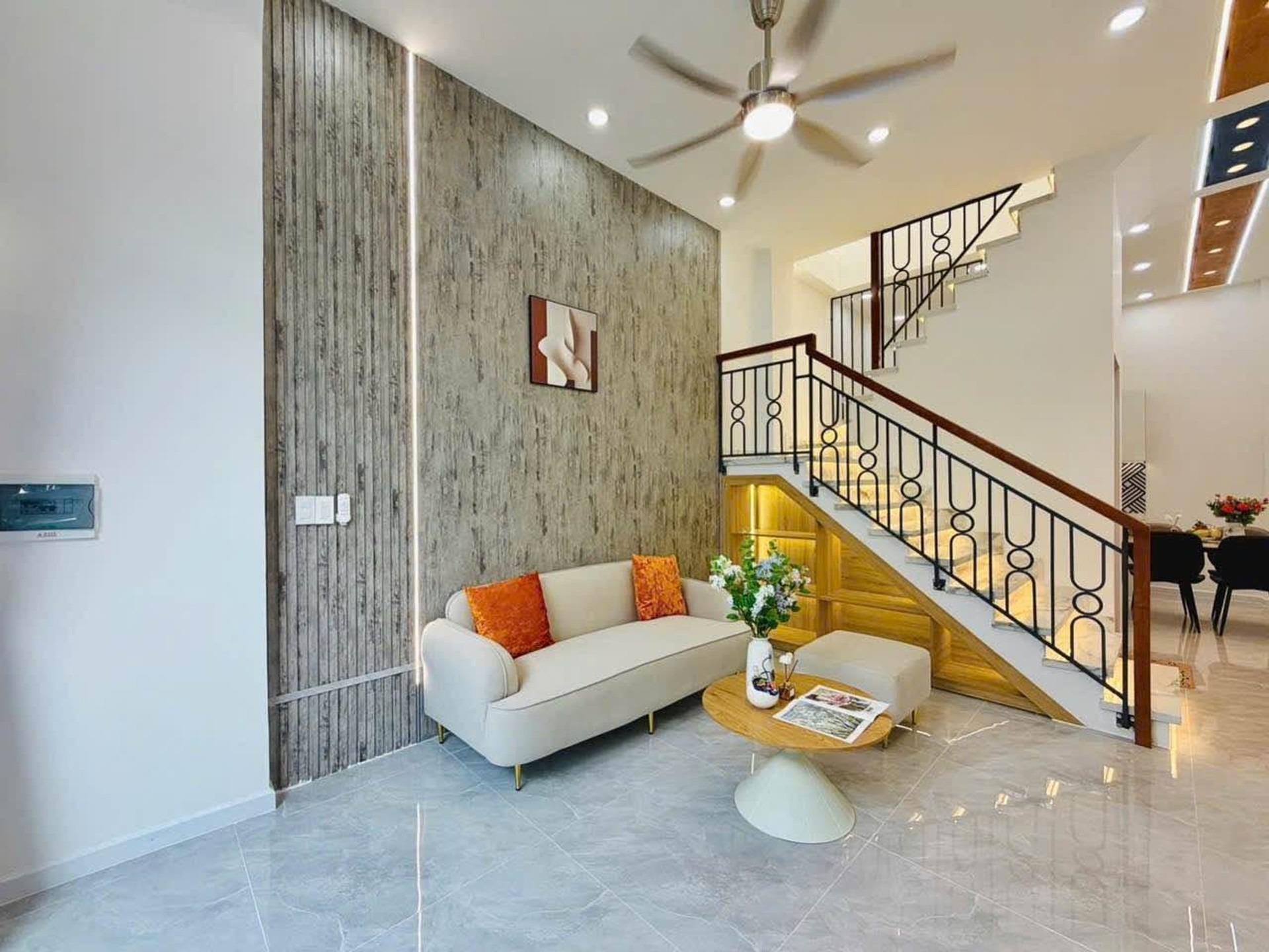 Chuyển nhượng nhà sổ hồng riêng 35 m2 tại Đường Quang Trung - 10 - Gò Vấp, giá 4,79 tỷ