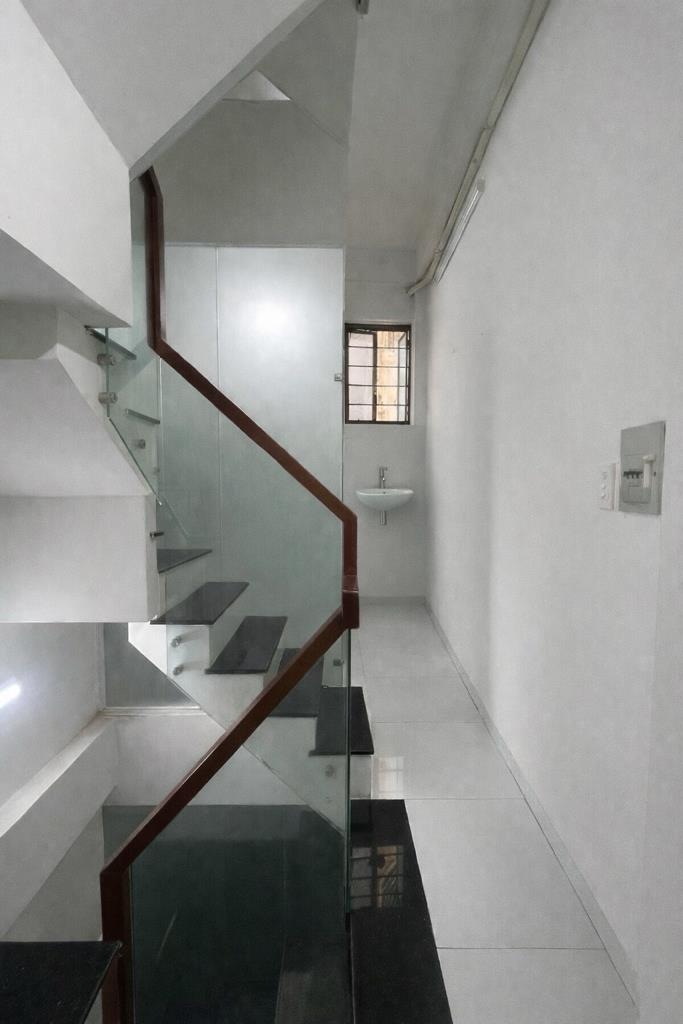 Cần cho thuê nhà phố tại Đường Ngô Gia Tự, 25 m2, 5 tầng, đã có nội thất, giá 17 triệu/tháng