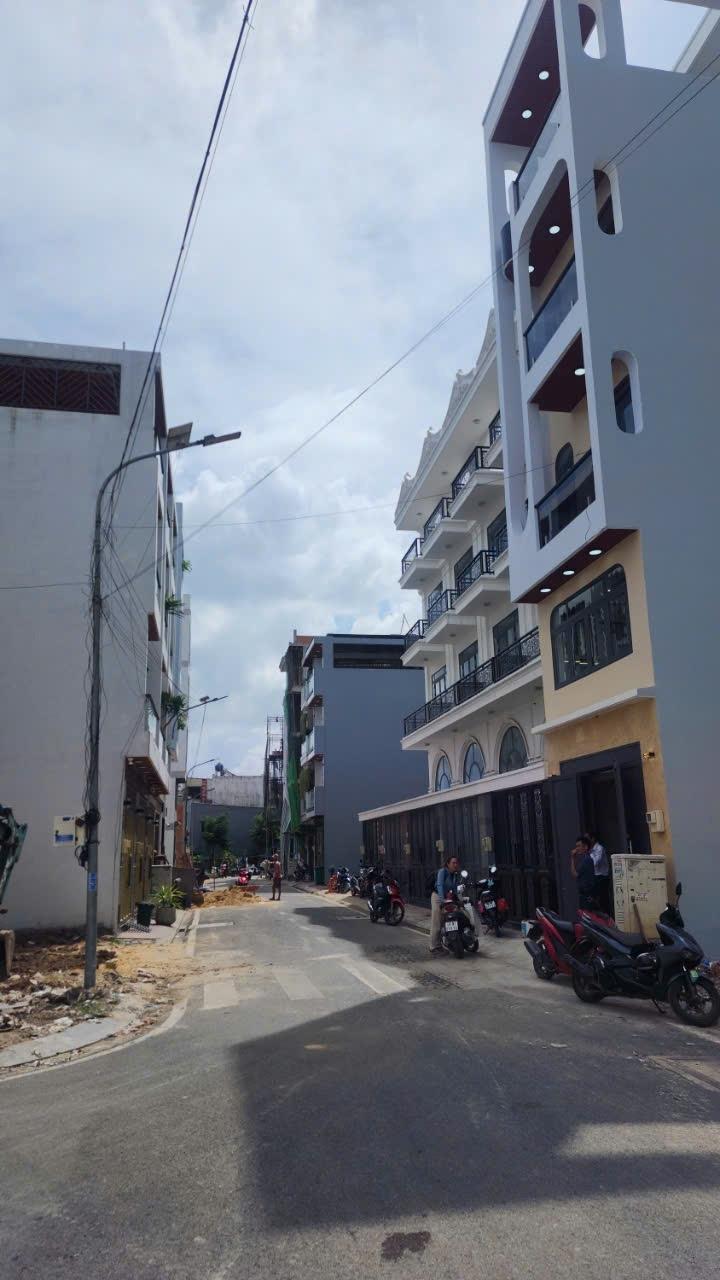 Cần bán ngay nhà sổ hồng riêng 72 m2 tại Phường Bình Trị Đông B - Bình Tân, giá 7 tỷ
