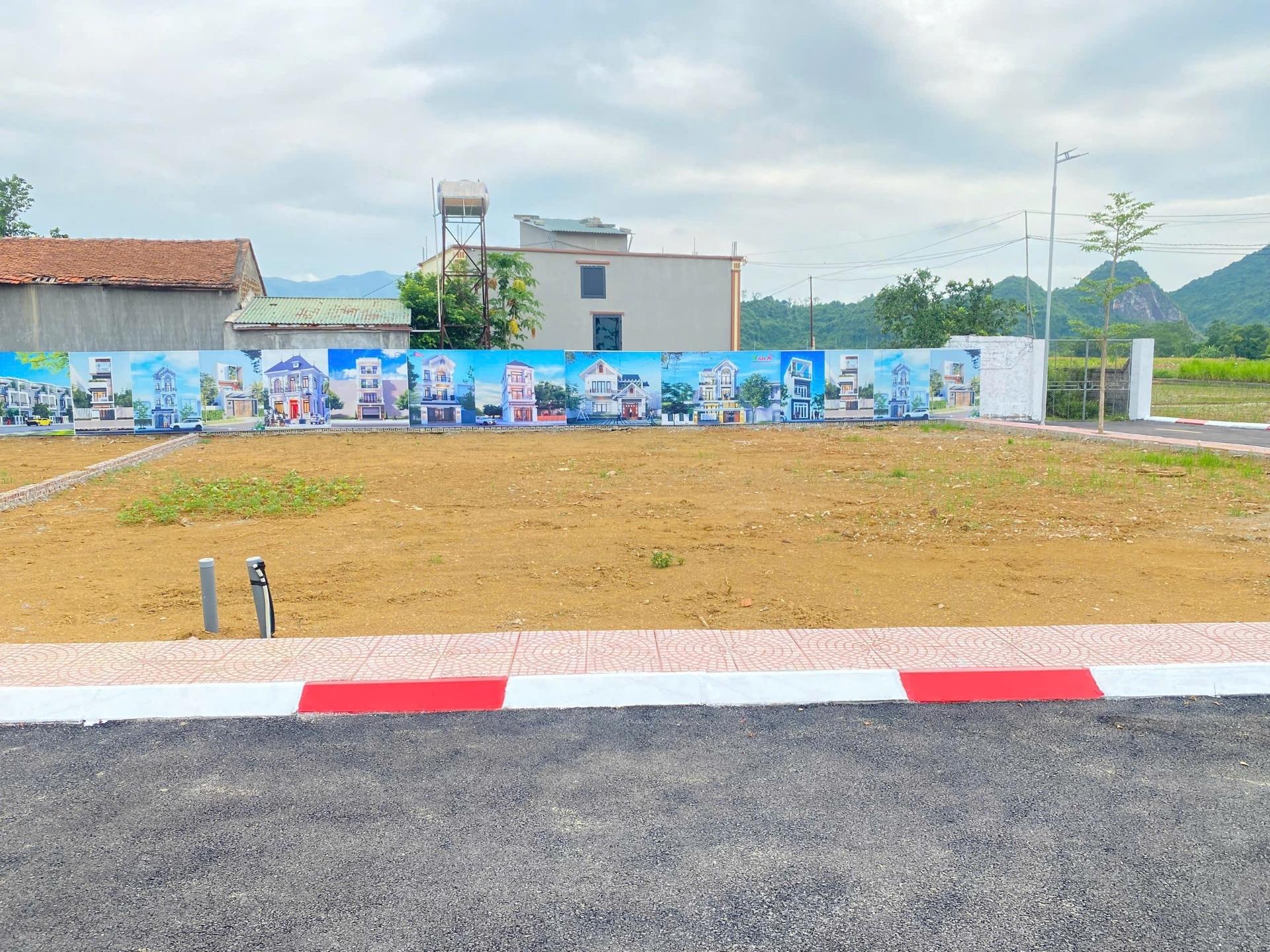 Cần bán gấp đất 355 m2, hướng Đông-Bắc tại Xã Nam Phương Tiến - Chương Mỹ - Hà Nội, giá 1,8 tỷ