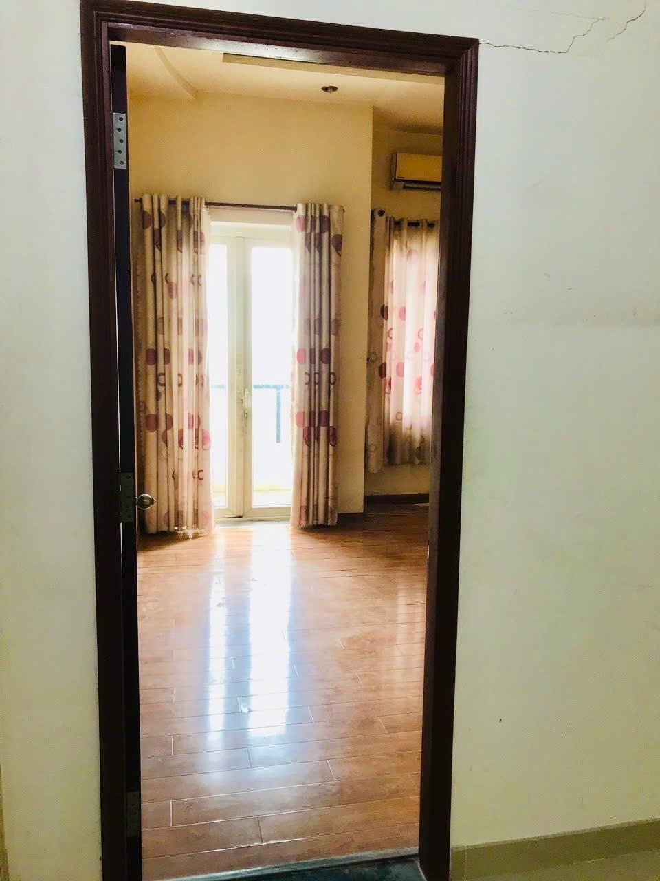 Cần bán gấp nhà mặt phố 85 m2 tại Huyện Đức Hòa - Long An, giá 2,3 tỷ