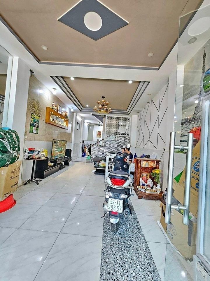 Bán gấp nhà sổ hồng riêng 99,19999694824219 m2 tại Đường Quốc Lộ 50 - Bình Chánh, giá 2,35 tỷ