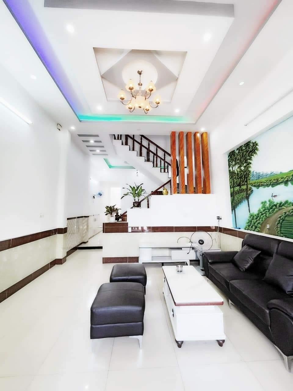 Cần bán nhanh nhà sổ hồng riêng 120 m2 tại Đường Trịnh Quang Nghị - Bình Chánh, giá 1,85 tỷ