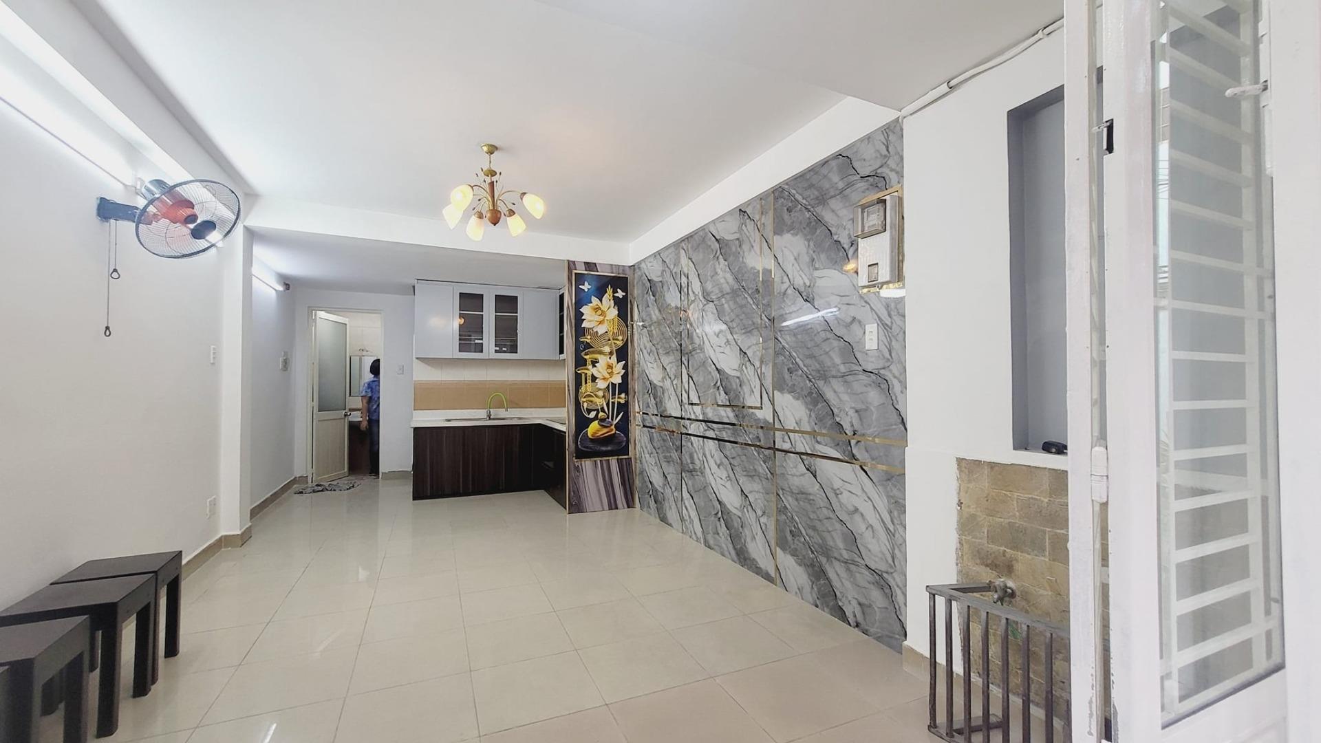 Cần bán nhanh nhà shr 85 m2 tại Đường Võ Văn Vân - Vĩnh Lộc B - Bình Chánh, giá 1,84 tỷ