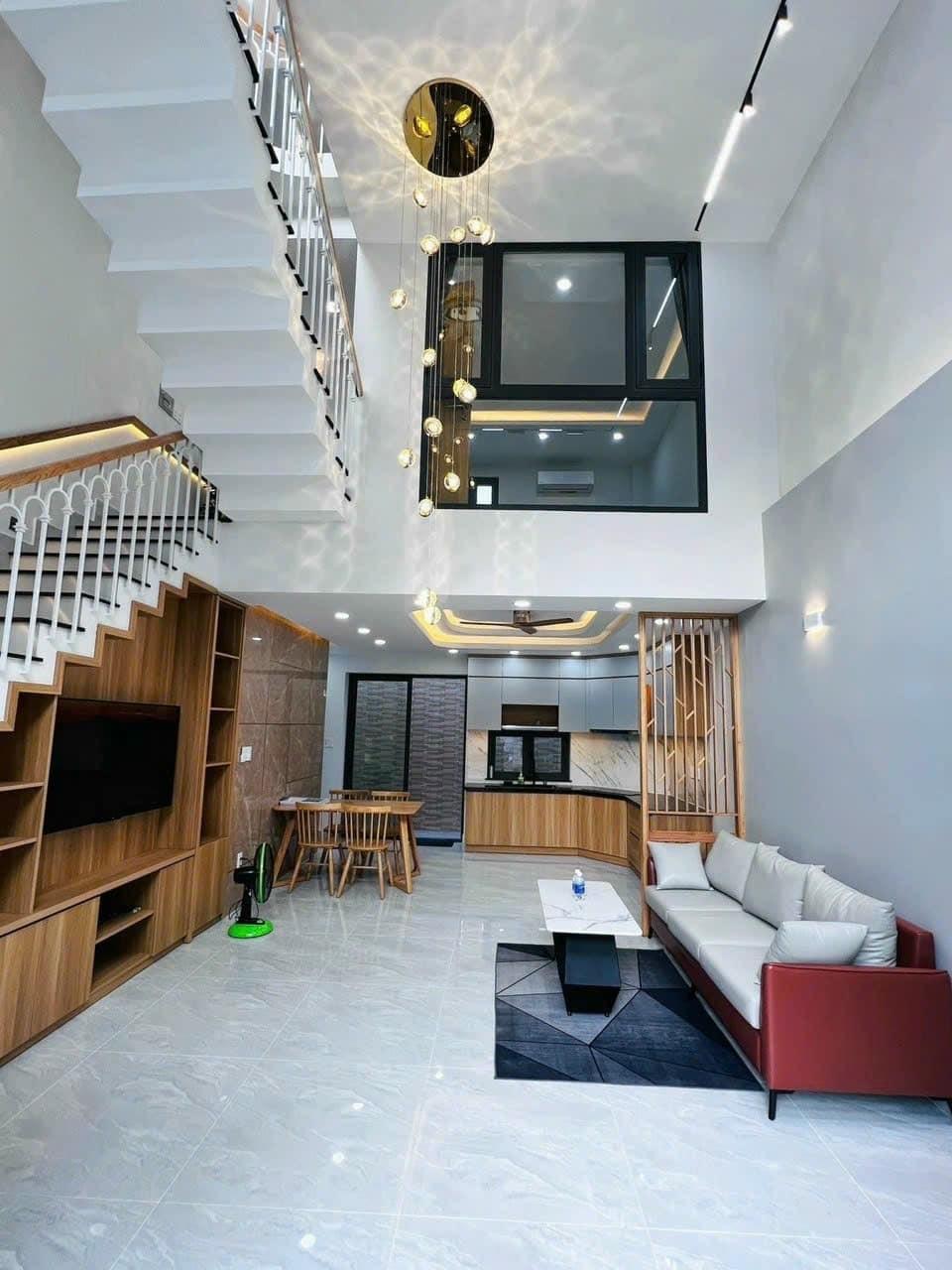 Cần bán gấp bán nhanh nhà sổ riêng 63 m2 tại Đường Dương Đình Hội - Quận 9, giá 2,79 tỷ
