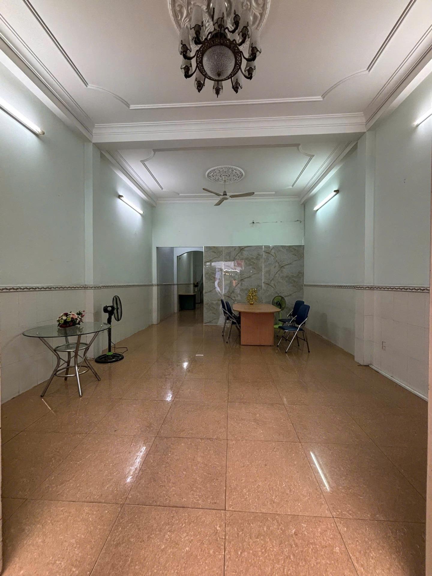 Cần cho thuê nhà mặt phố tại Đường Ca Văn Thỉnh - 11 - Tân Bình, 80 m2, giá 12 triệu/tháng