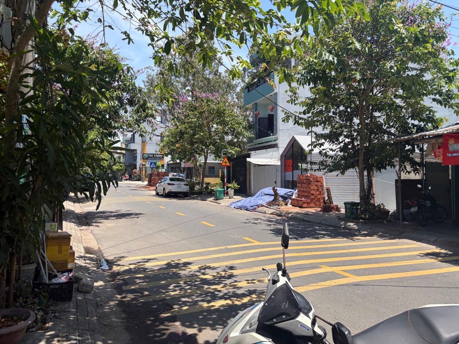 Cần bán nhà phố 90 m2, hướng Đông-Bắc tại Quận Ngũ Hành Sơn - Đà Nẵng, giá 7,95 tỷ
