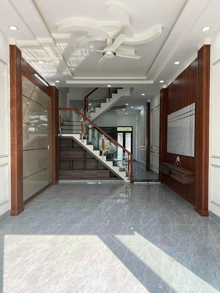 Sở hữu ngay nhà sổ hồng riêng 62 m2 tại Đường Lê Văn Việt - Hiệp Phú - Quận 9, giá 3,15 tỷ