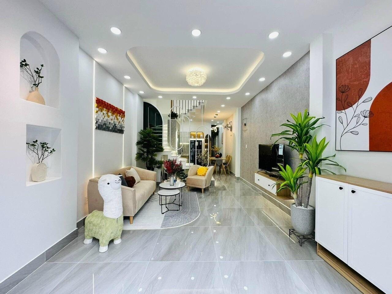Bán gấp nhà sổ hồng riêng 70 m2 tại Đường Phạm Văn Hai - 5 - Tân Bình, giá 2,93 tỷ