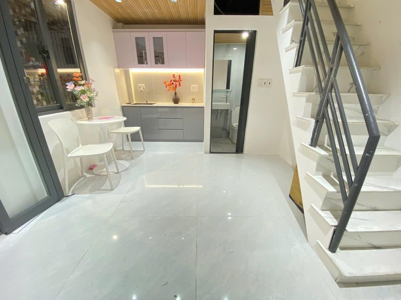 Bán gấp nhà sổ hồng riêng 16 m2, hướng Đông-Bắc tại Đường Âu Dương Lân - 3 - Quận 8, giá 2,5 tỷ