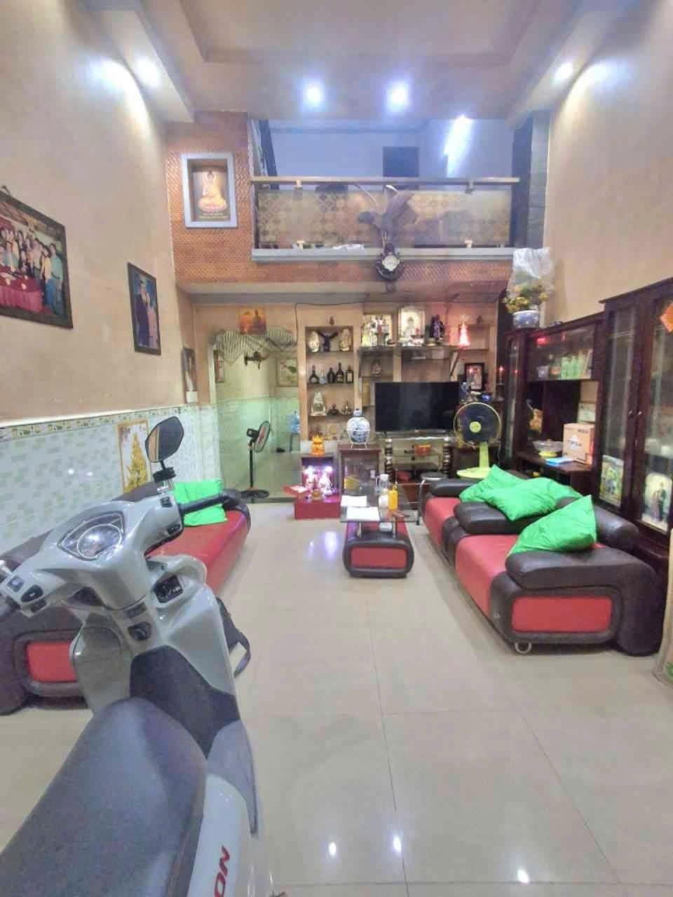 Sở hữu nhà sổ hồng riêng 80 m2, hướng Tây-Nam tại Đường Lê Cảnh Tuân - Tân Phú, giá 7,2 tỷ