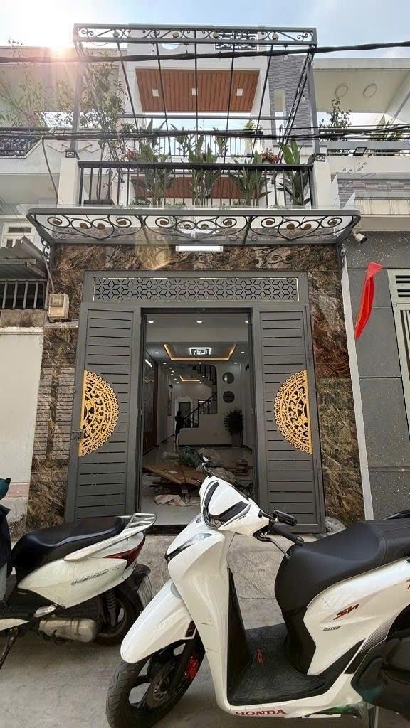 Cần bán gấp căn nhà 80 m2, hướng Bắc tại Đường Hương lộ 2 - Bình Tân, giá 7,85 tỷ