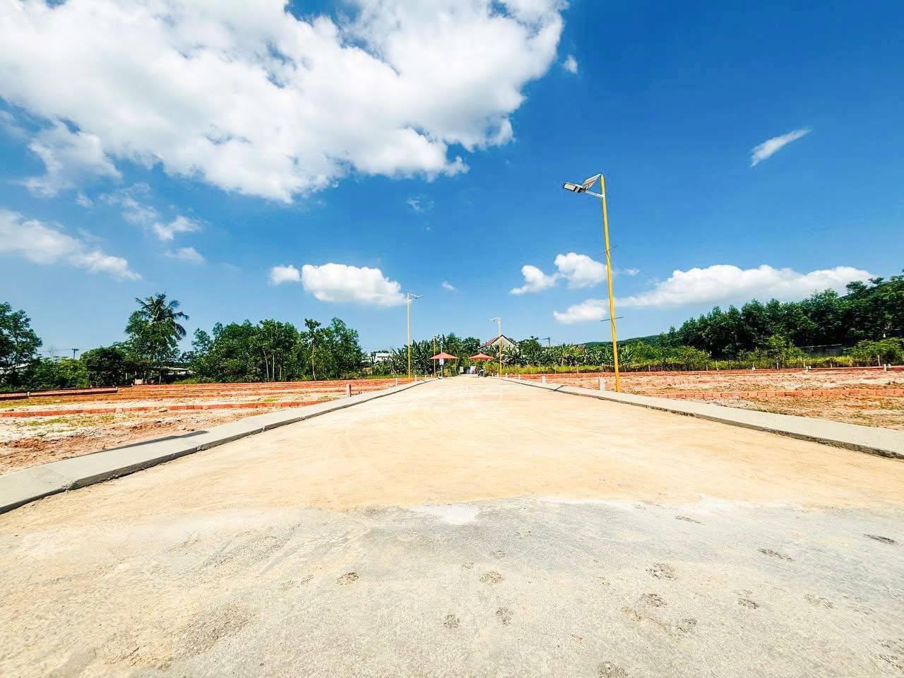 Cần bán nhanh đất nền 140 m2, hướng Đông tại Hòa Tiến - Hòa Vang - Đà Nẵng, giá 1,05 tỷ