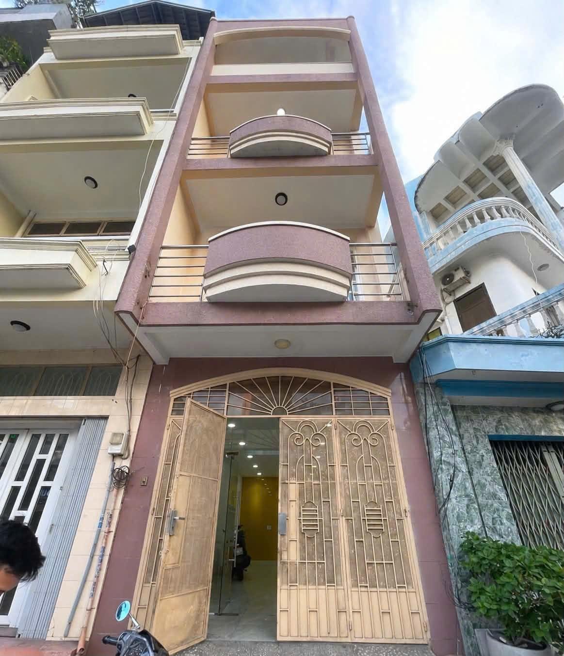 Cho thuê gấp căn nhà mặt phố tại Đường Nguyễn Thái Sơn - 3 - Gò Vấp, 68 m2, giá 30 triệu/tháng