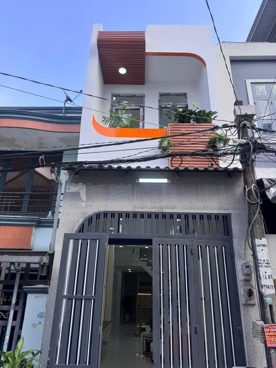 Bán nhanh căn nhà mặt phố 120 m2 tại Đường Hồ Văn Cống - Tương Bình Hiệp - Thủ Dầu Một, giá 2 tỷ