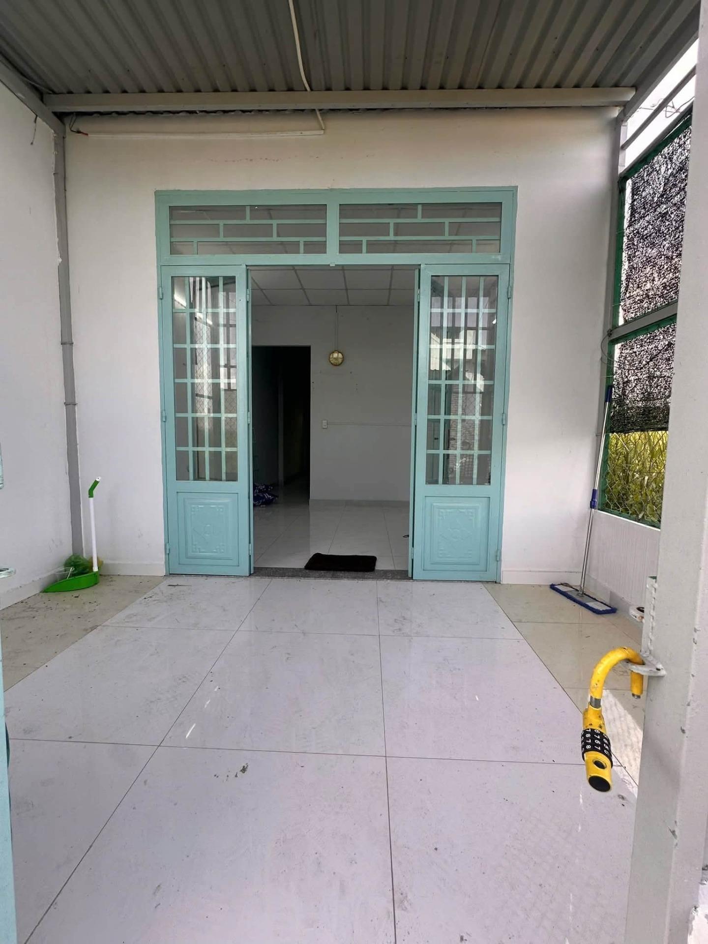 Sở hữu nhà riêng sổ đỏ 80 m2, hướng Nam tại Xã Bình Hưng - Bình Chánh - TP Hồ Chí Minh, giá 950 tr