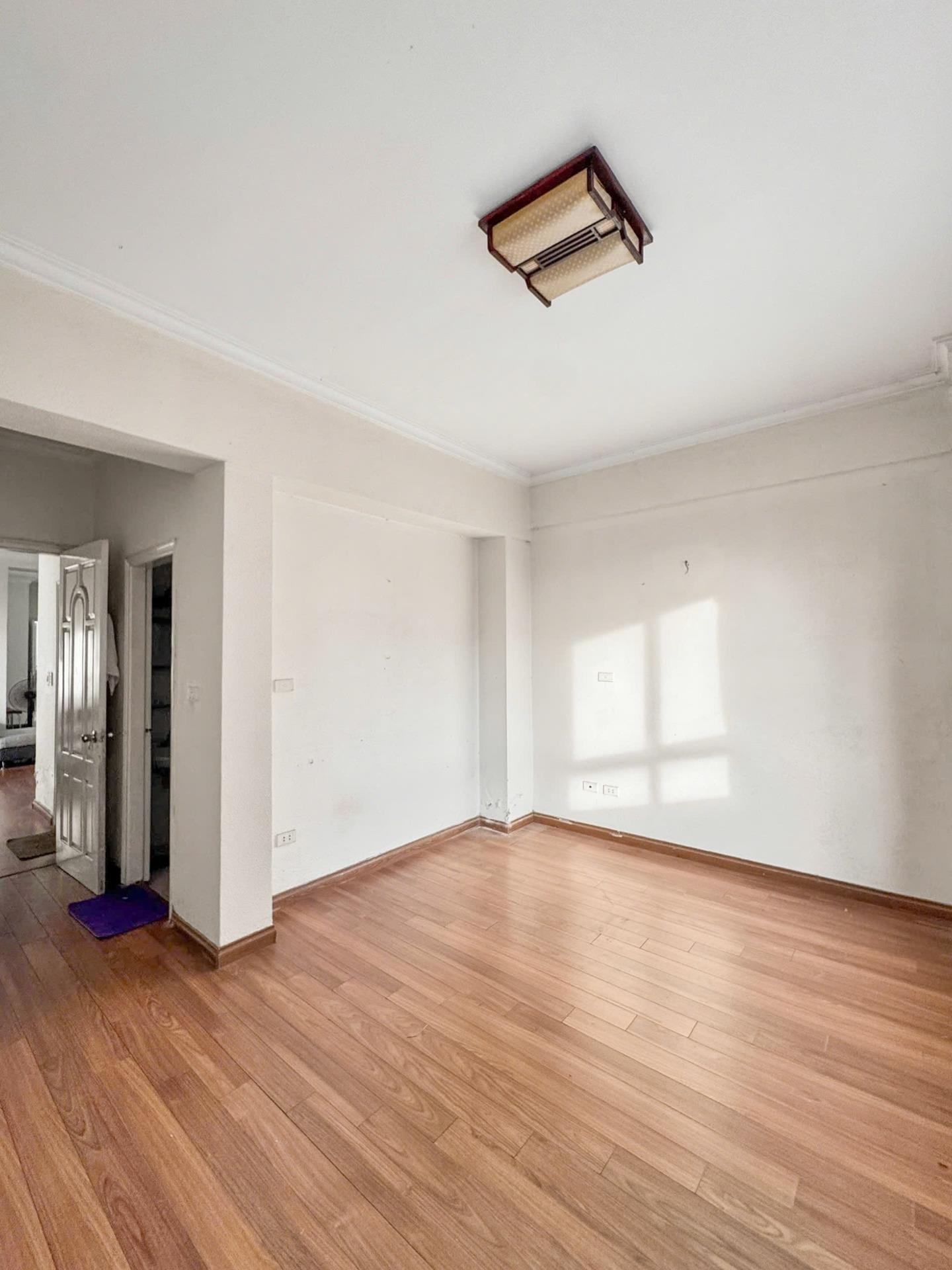 Sở hữu chung cư 131 m2, giá 9,75 tỷ tại Đường Định Công - Phương Liệt - Thanh Xuân - Hà Nội