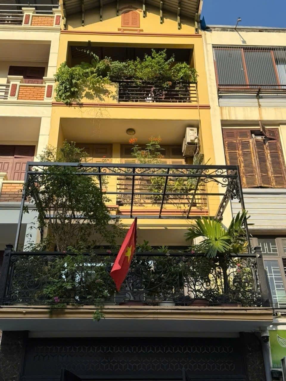 Cần bán ngay căn liền kề 75 m2, giá 35 tỷ tại Đường Nguyễn Khuyến - Phúc La - Hà Đông - Hà Nội