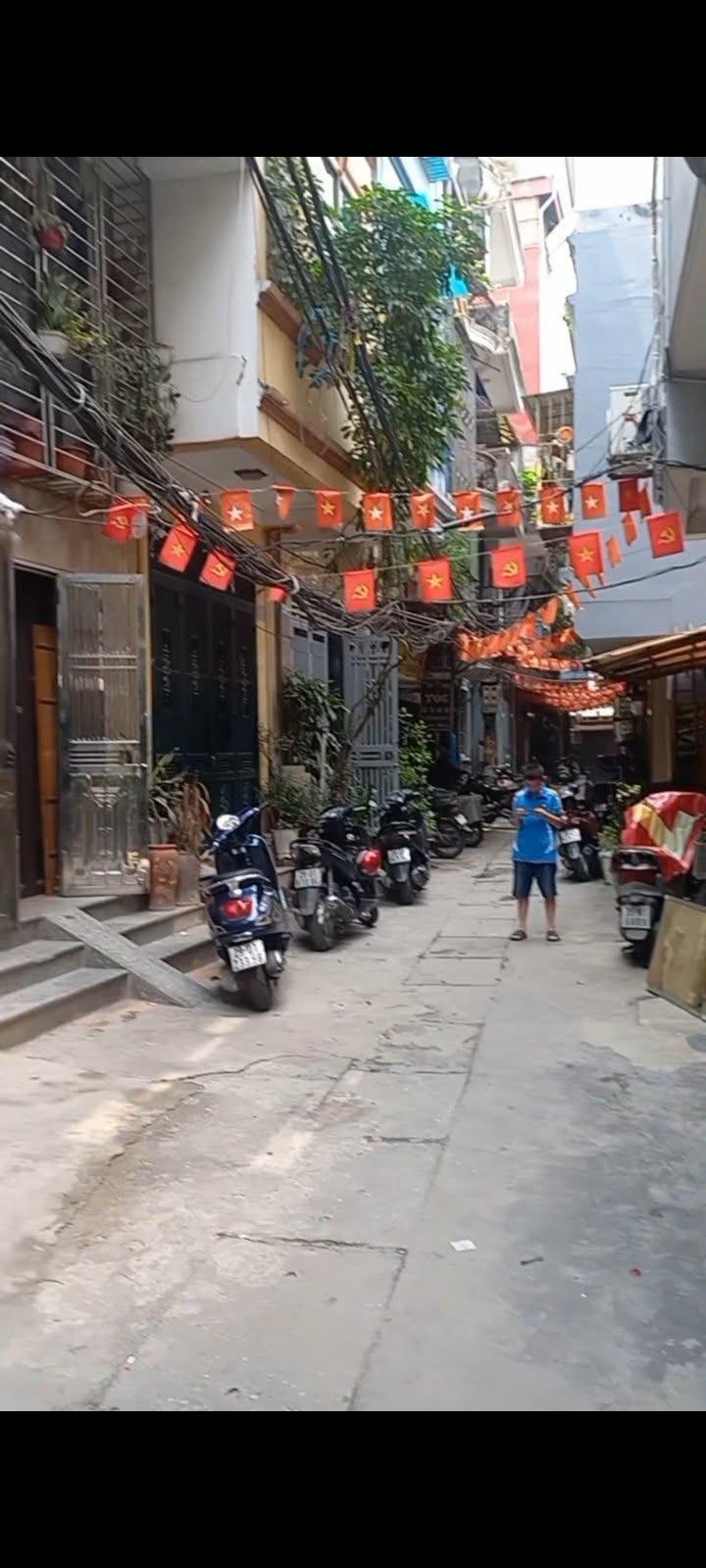 Cần bán ngay nhà sổ riêng 40 m2 tại Phố Bạch Mai - Bạch Mai - Hai Bà Trưng - Hà Nội, giá 13,9 tỷ