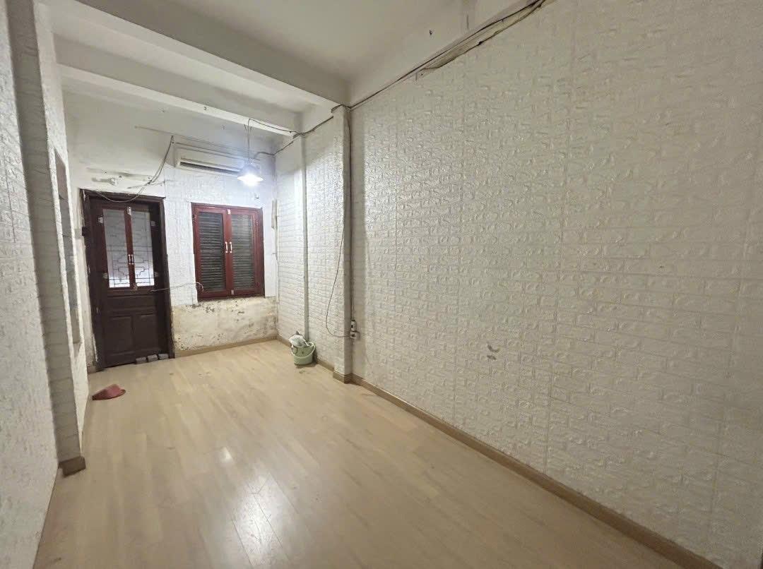 Sở hữu nhà mặt tiền 30 m2 tại Đường Hoàng Quốc Việt - Nghĩa Đô - Cầu Giấy - Hà Nội, giá 9 tỷ
