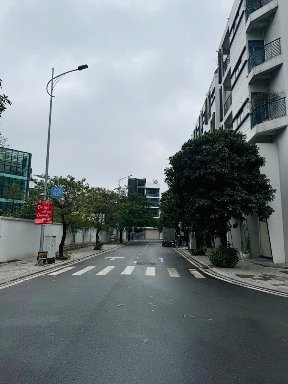 Cần bán ngay căn biệt thự 100 m2, giá 40 tỷ tại Phường Vạn Phúc - Hà Đông - Hà Nội