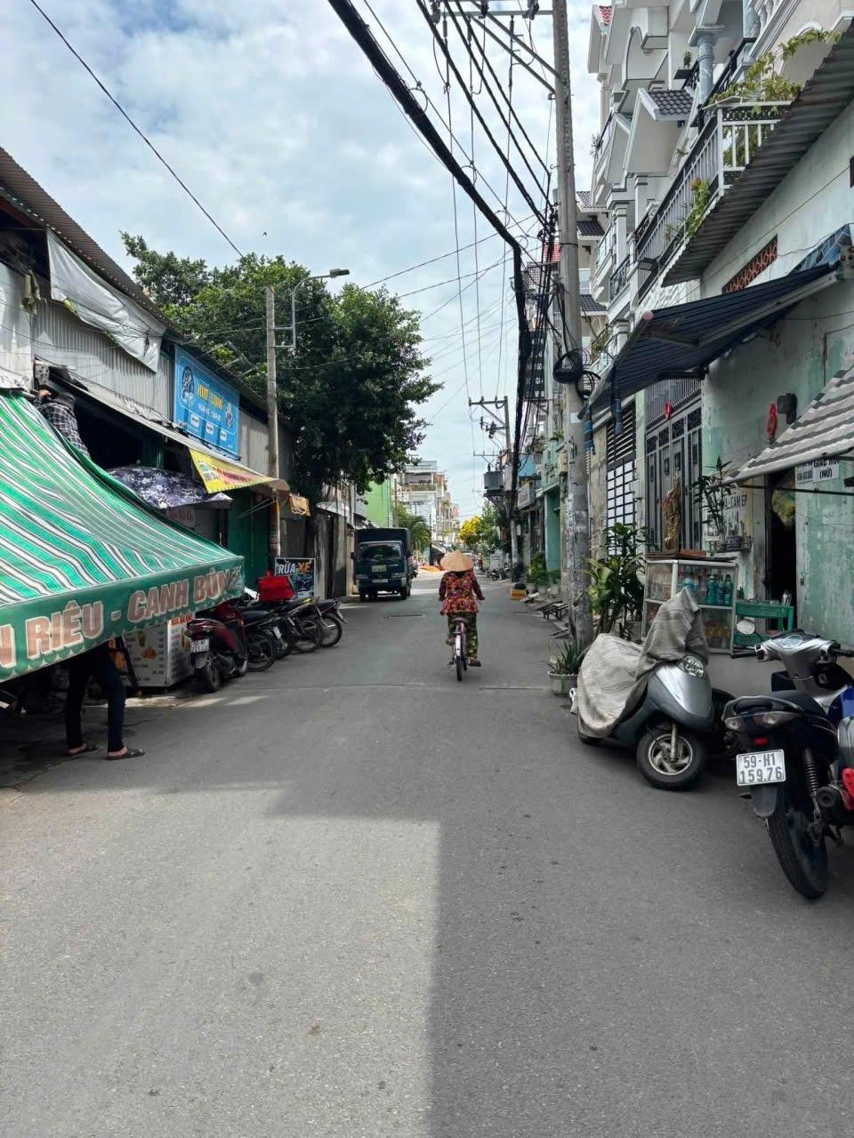 Bán nhà sổ riêng 72 m2 tại Đường Lê Đình Cẩn - Tân Tạo - Bình Tân - TP Hồ Chí Minh, giá 5,3 tỷ