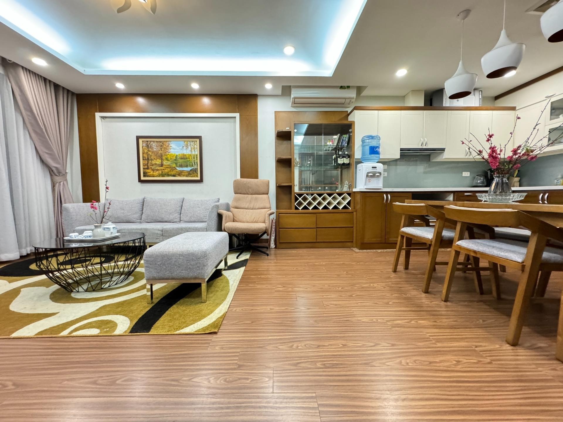 Cần bán gấp bán nhanh căn hộ 88 m2, giá 13 tỷ tại Đường Đặng Thai Mai - Quảng An - Tây Hồ - Hà Nội