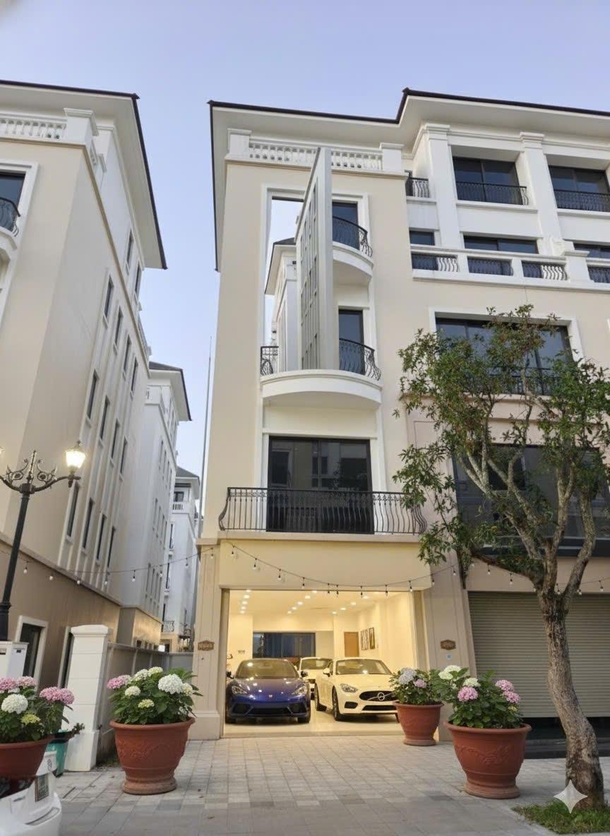 Cần bán gấp liền kề 115 m2, giá 19 tỷ tại Huyện Văn Giang - Hưng Yên