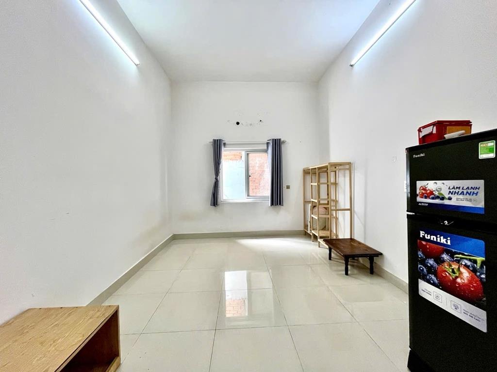 Cần cho thuê gấp nhà trọ, phòng trọ 20 m2 tại Phường Phú Thuận - Quận 7, giá 4 tr/tháng