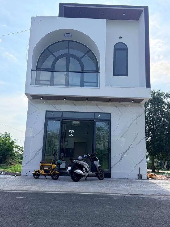 Cần bán ngay nhà đất 120 m2, hướng Tây-Bắc tại Đường Hồ Văn Cống - Thủ Dầu Một, giá 2,2 tỷ