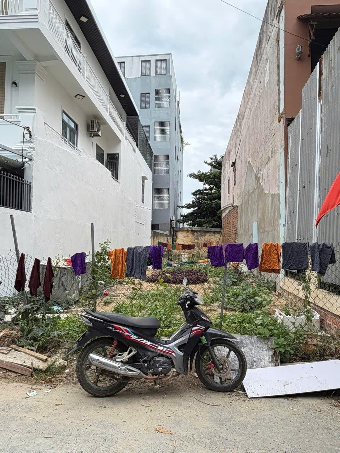 Cần bán nhanh lô đất sổ riêng 166 m2 tại Nại Hiên Đông - Sơn Trà - Đà Nẵng, giá 27,5 tỷ