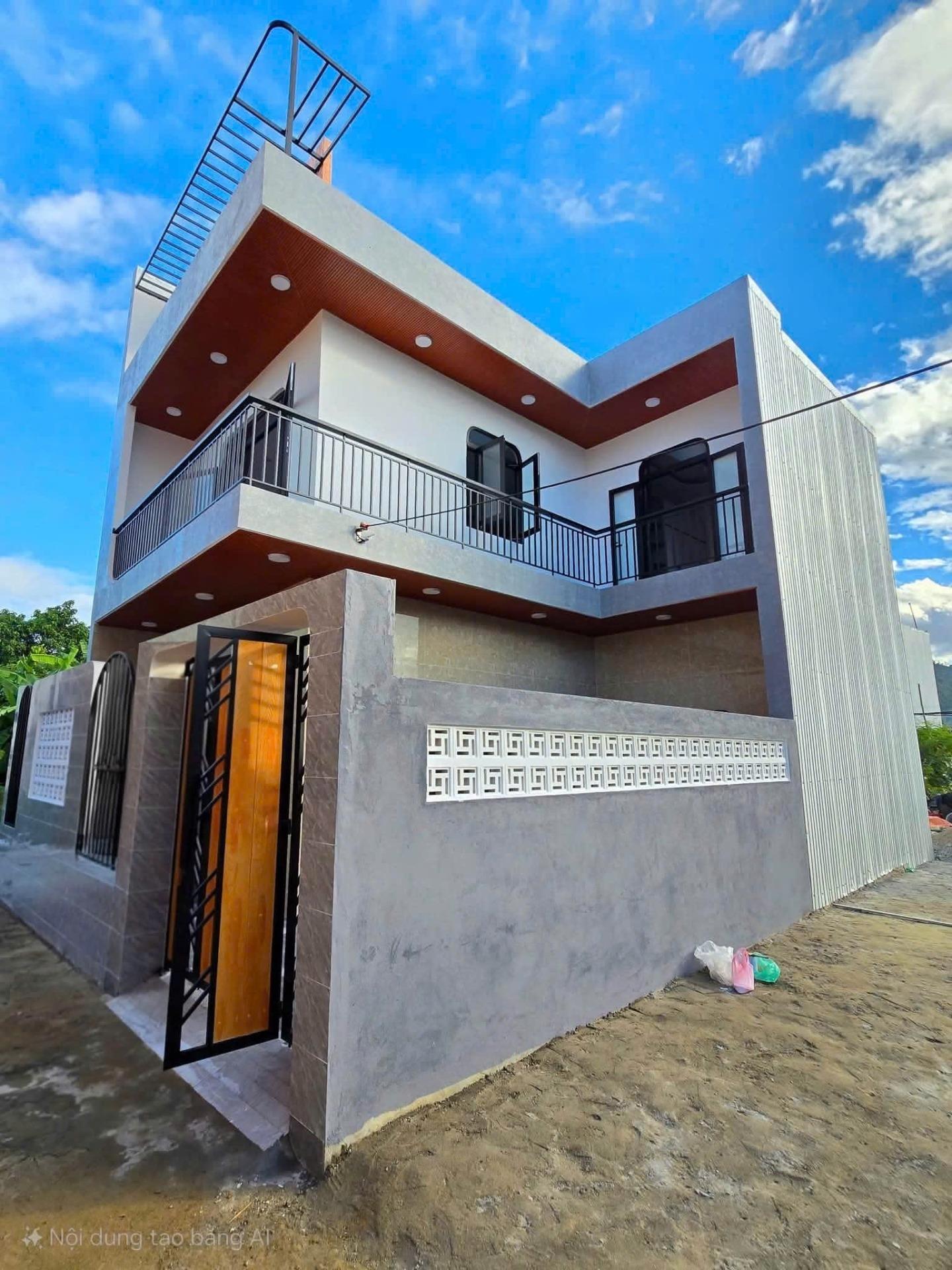 Cần bán gấp nhà sổ riêng 95 m2, hướng Đông tại Đường Tôn Đản - Hòa Phát - Cẩm Lệ, giá 4,75 tỷ