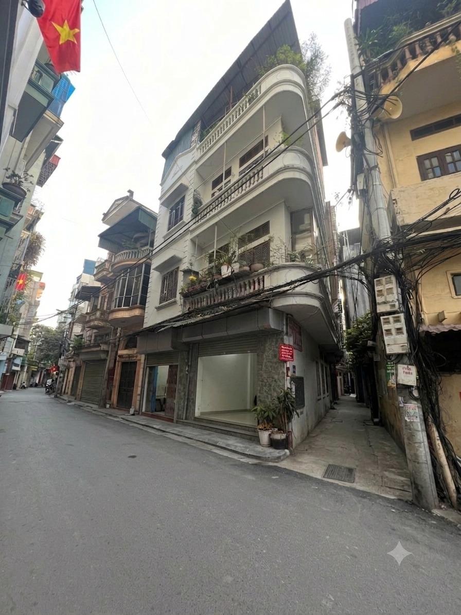 Cần cho thuê mặt bằng kinh doanh / văn phòng làm việc tại vị trí đắc địa.