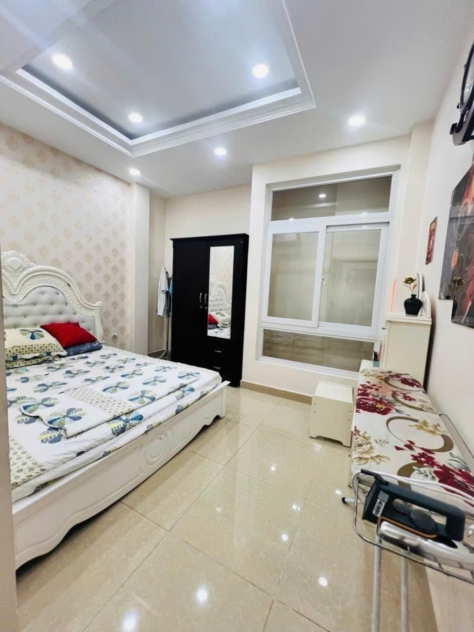 Cần bán gấp bán nhanh căn nhà đẹp 55 m2 tại Đường Quốc Lộ 13 - Thủ Đức, giá 7,9 tỷ