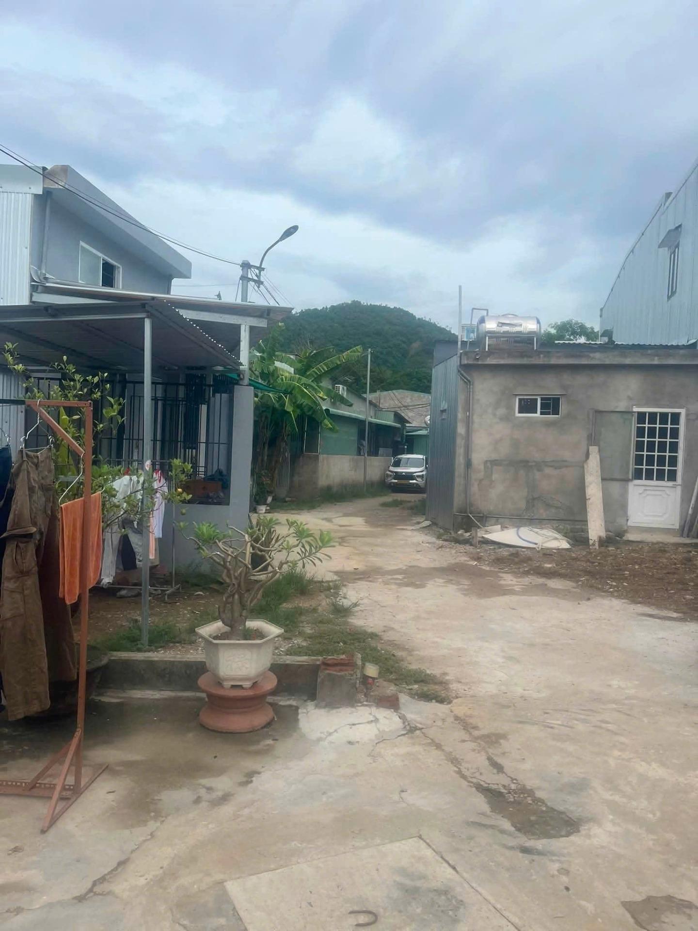 Cần bán ngay đất nền 90 m2 tại Phố Nam Cao - Hòa Khánh Nam - Liên Chiểu - Đà Nẵng, giá 2,15 tỷ