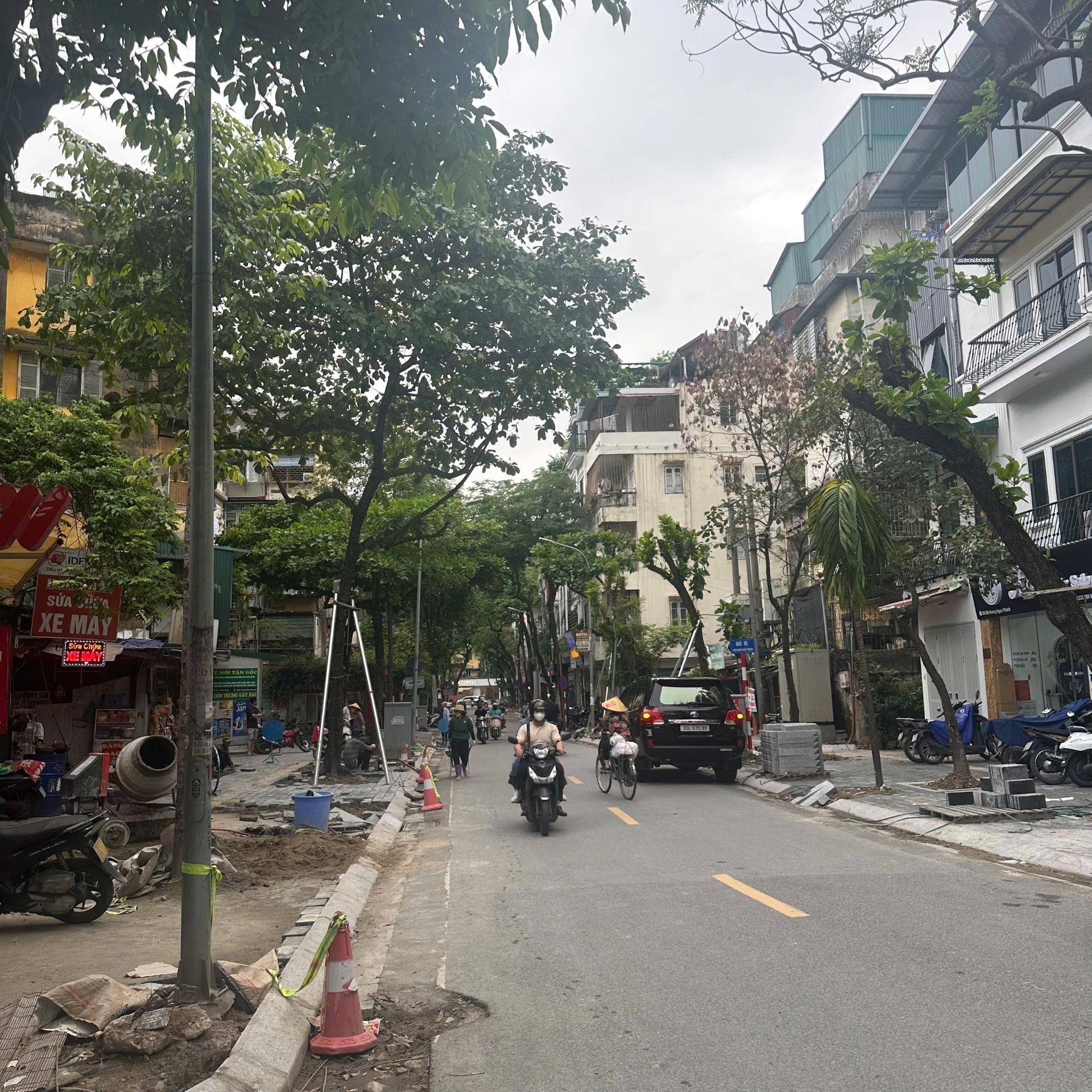 Cho thuê mặt bằng văn phòng tầng 2 khu 36 Hoàng Ngọc Phách