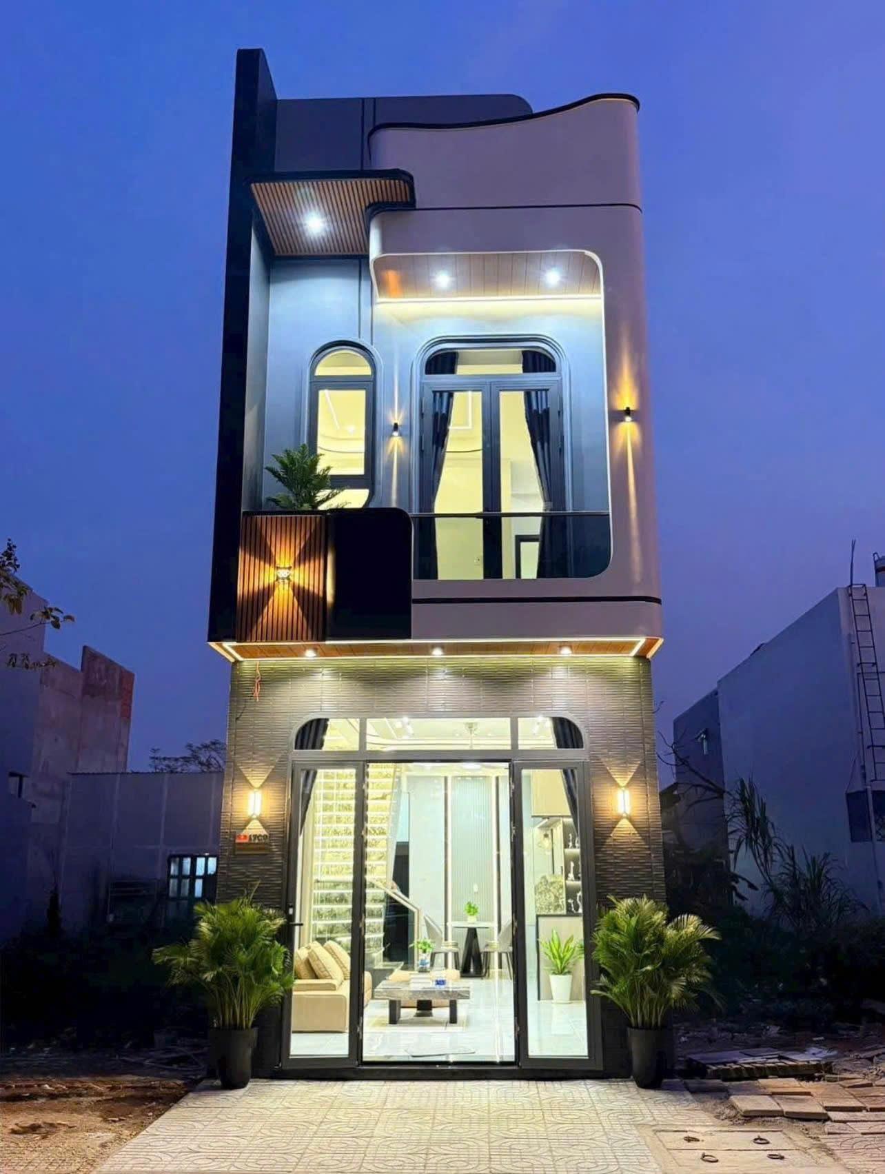 Cần bán gấp bán nhanh nhà sổ hồng riêng 120 m2 tại Đường Hồ Văn Cống - Thủ Dầu Một, giá 2,2 tỷ