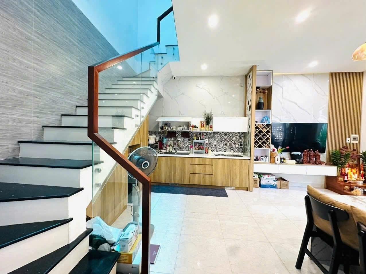 Cần bán nhanh căn nhà đẹp 78 m2, hướng Đông-Bắc tại Phố Nguyễn Xí - Liên Chiểu, giá 4,95 tỷ