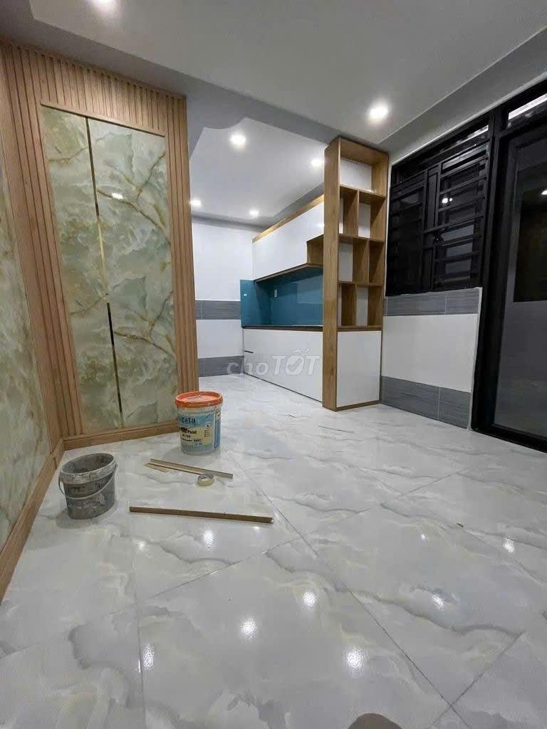 Chuyển nhượng nhà riêng sổ đỏ 18 m2 tại Đường Tô Ký - Trung Mỹ Tây - Quận 12, giá 798 triệu