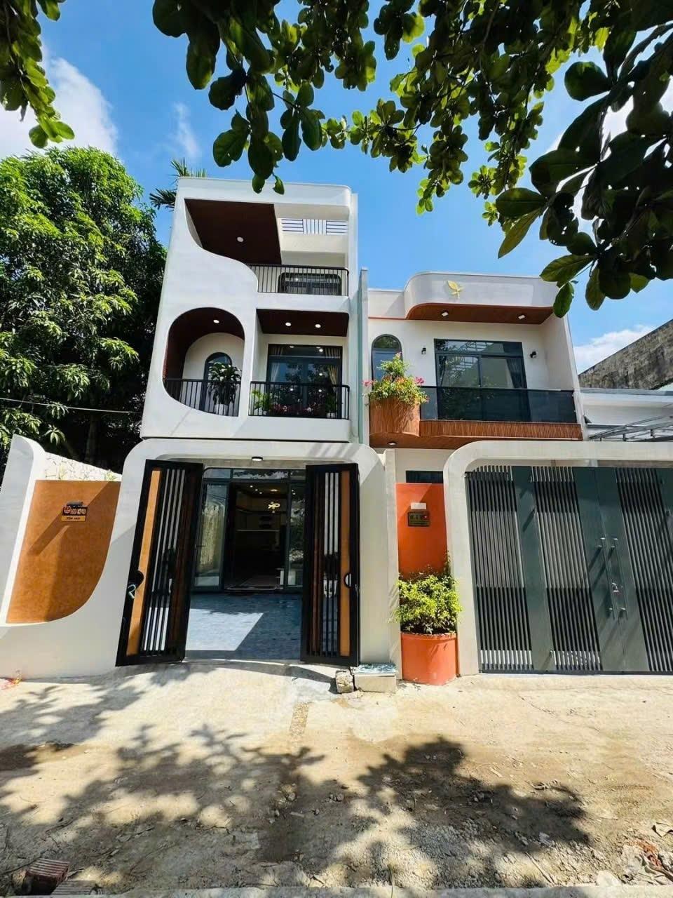 Cần bán nhà sổ riêng 97 m2, hướng Đông-Nam tại Đường Tôn Đản - Hòa Phát - Cẩm Lệ, giá 5,95 tỷ