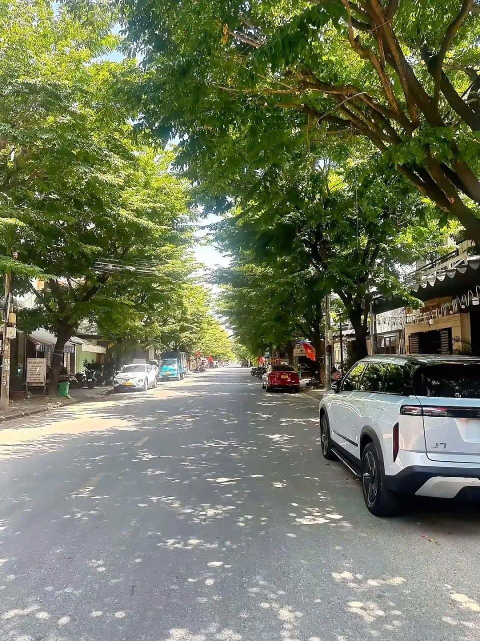 Cần bán gấp bán nhanh đất nền 110 m2, hướng Tây-Nam tại Liên Chiểu - Đà Nẵng, giá 5,55 tỷ