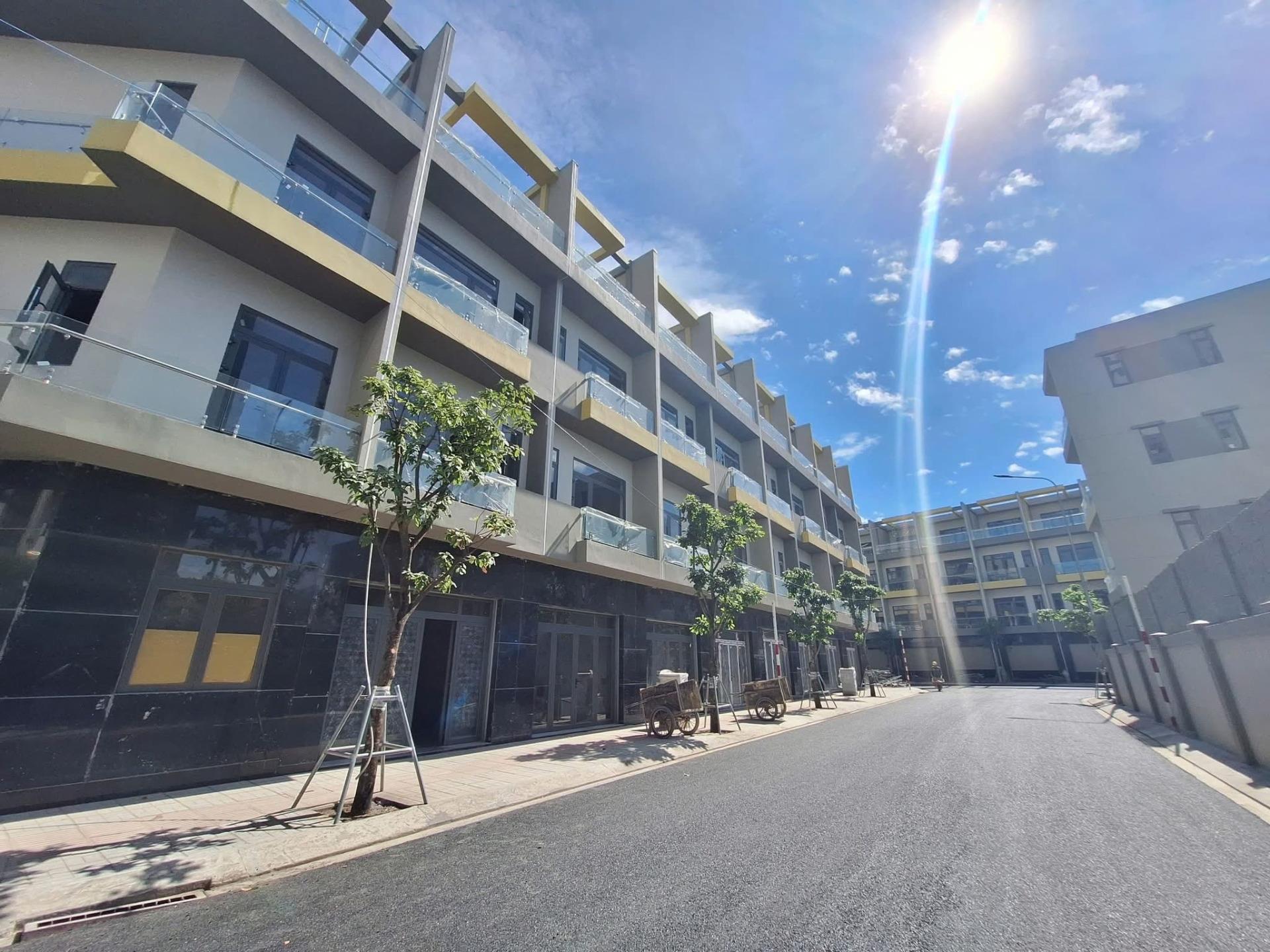 Cần bán ngay căn hộ chung cư 65 m2, giá 3,2 tỷ tại Đường Thống Nhất - Dĩ An - Bình Dương