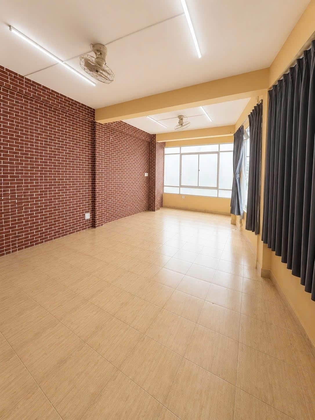 Cần cho thuê gấp nhà mặt phố đẹp tại Đường Huỳnh Tấn Phát - Phú Mỹ - Quận 7, 150 m2, giá rẻ