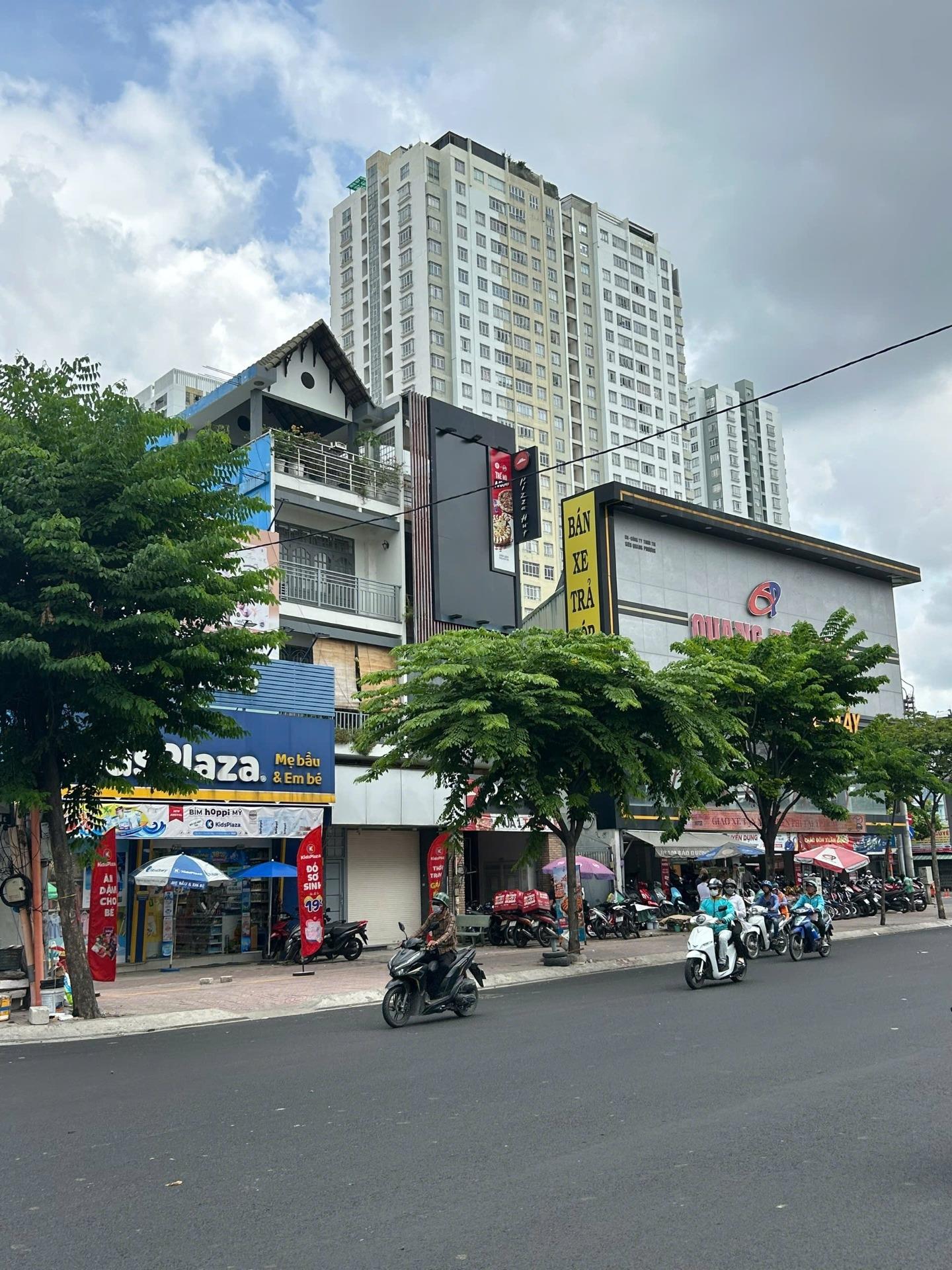 Cần bán gấp bán nhanh nhà mặt tiền 88 m2 tại Đường Phạm Hùng - 10 - Quận 8, giá 16,8 tỷ