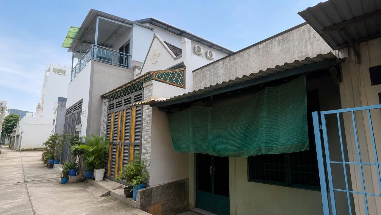 Cần bán nhà riêng sổ đỏ 80 m2 tại Đường Lê Đình Cẩn - Tân Tạo - Bình Tân, giá 4,5 tỷ