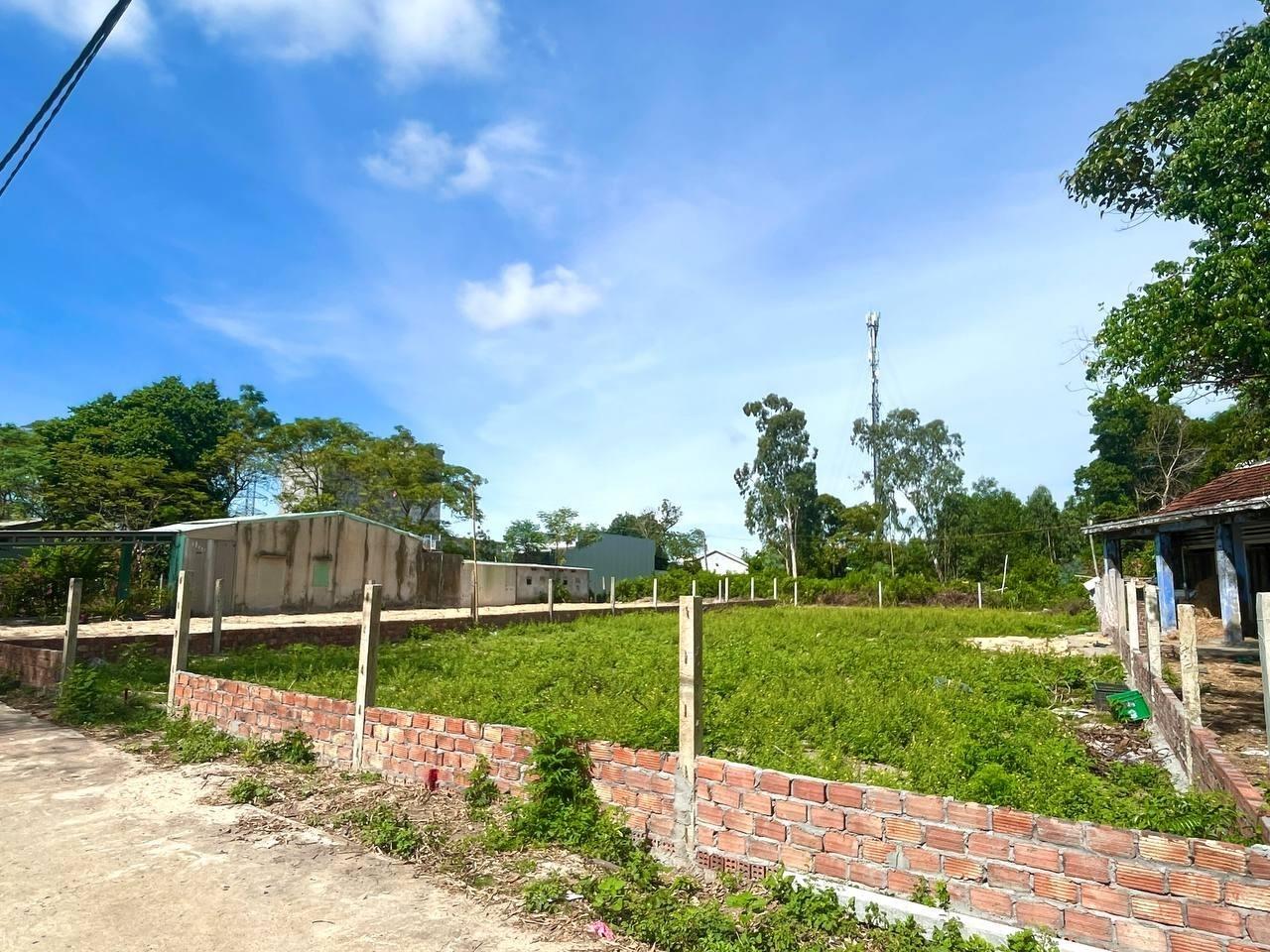 Chuyển nhượng lô đất nền 200 m2, hướng Đông-Bắc tại Điện Bàn - Quảng Nam, giá 1,29 tỷ