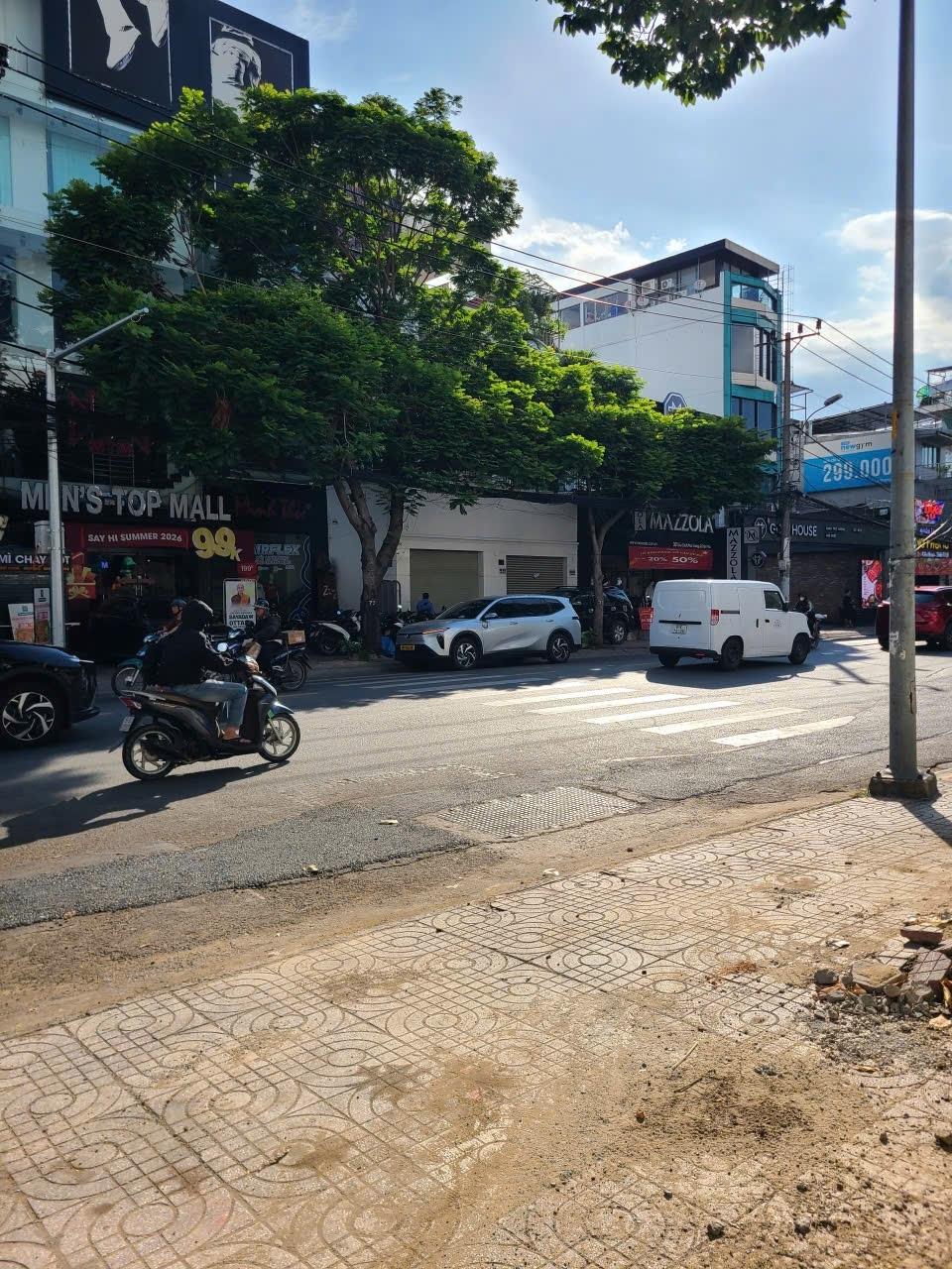 Sở hữu nhà mặt phố đẹp 312 m2 tại Đường Âu Cơ - Phú Trung - Tân Phú - TP Hồ Chí Minh, giá 100 tỷ